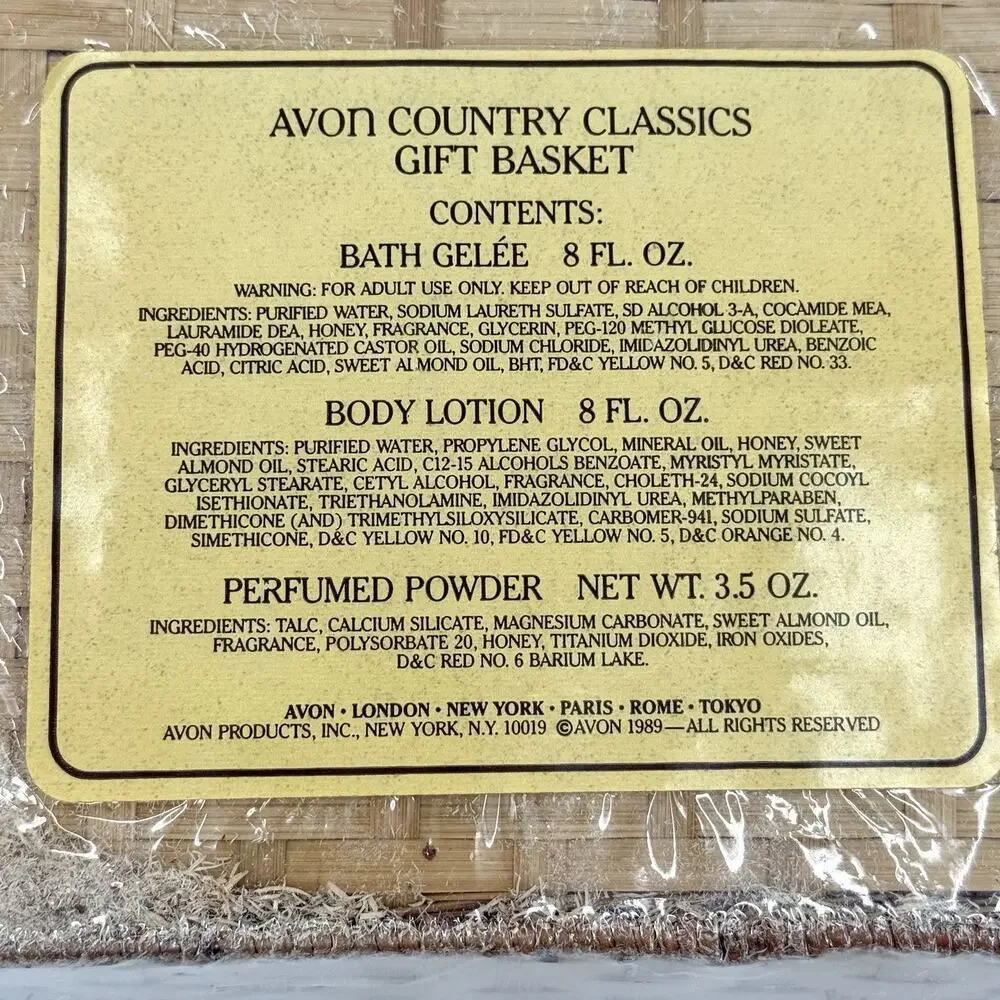 VTG 1989 Avon Country Classics Honey Almond Set of 3 Bath Gel Talc Lotion Basket